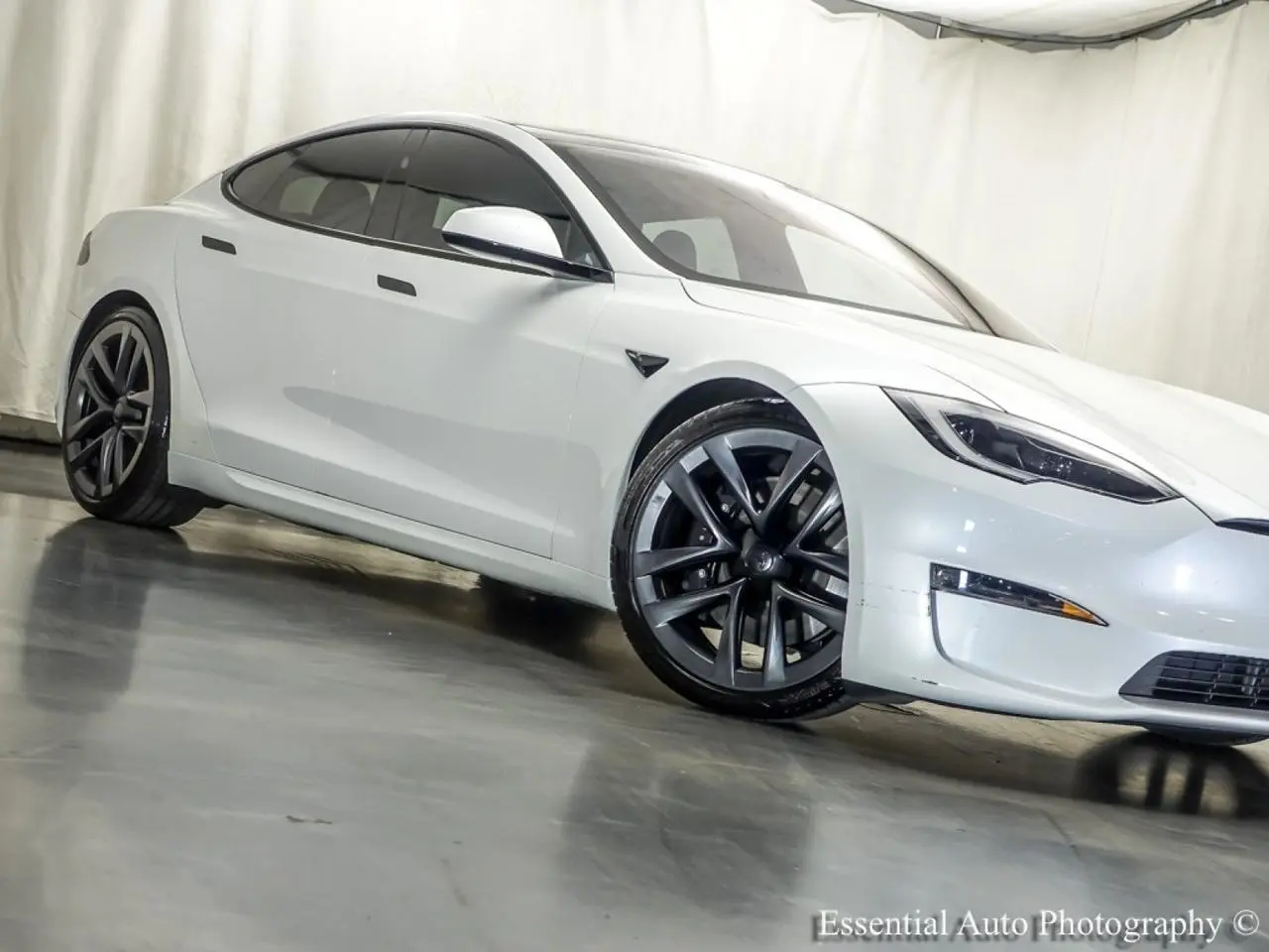 2023 Tesla Model S Standard Range photo 3