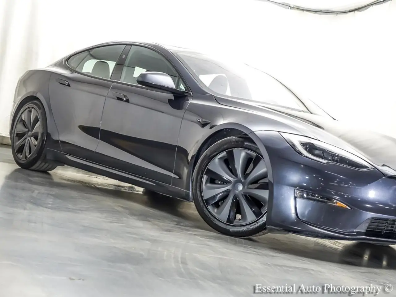 2023 Tesla Model S Standard Range photo 4