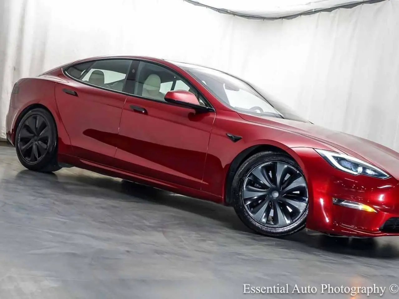 2023 Tesla Model S Standard Range photo 4