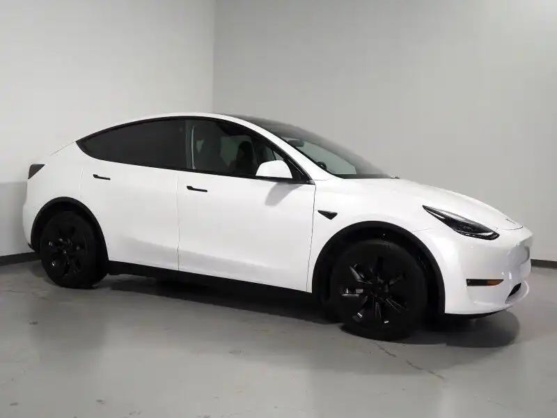 2023 Tesla Model Y Long Range Dual Motor All-Wheel Drive's photo