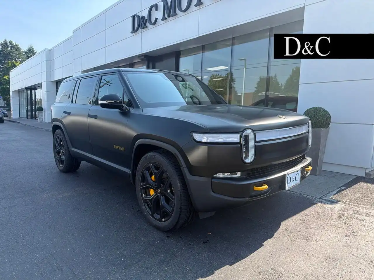 2024 Rivian R1S Adventure Quad-Motor Large Pack's photo