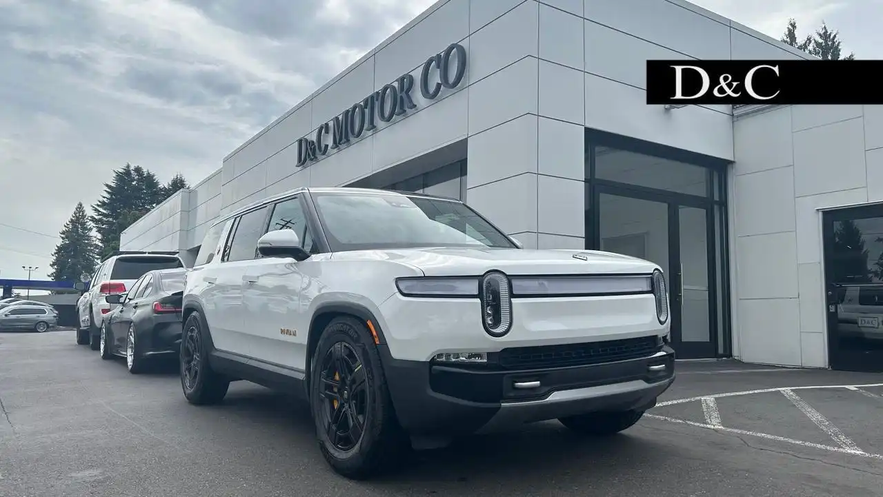 2024 Rivian R1S Adventure Quad-Motor Large Pack's photo