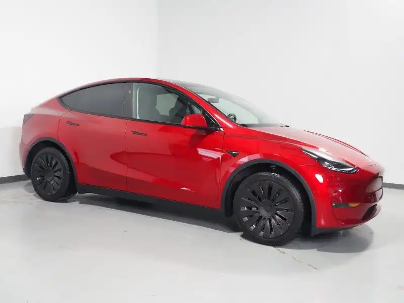 2024 Tesla Model Y Long Range Dual Motor All-Wheel Drive's photo