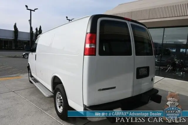 2025 Chevrolet Express Work Van HD 2500 photo 4