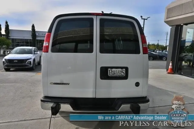 2025 Chevrolet Express Work Van HD 2500 photo 5