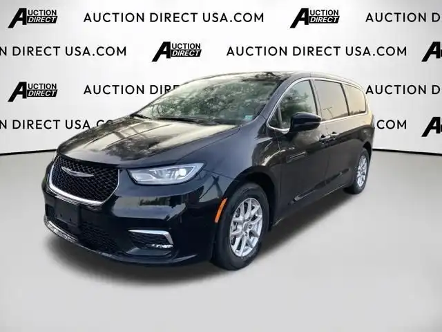 2025 Chrysler Pacifica Select's photo