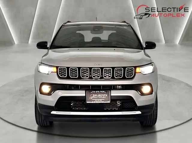2025 Jeep Compass Limited 4X4 photo 3