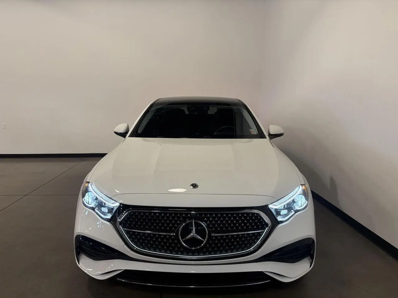 2025 Mercedes-Benz E-Class E350 4MATIC photo 4