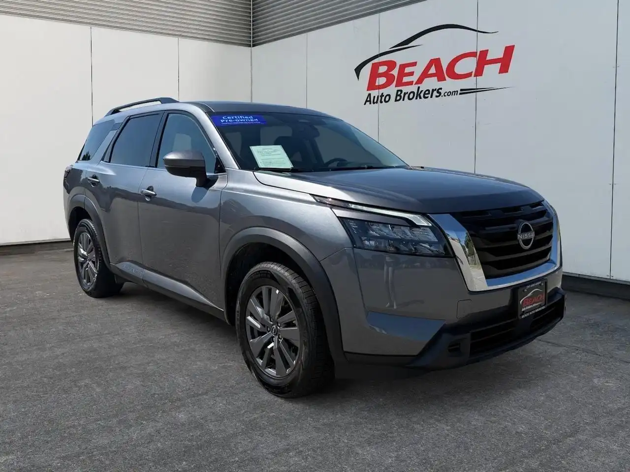 2025 Nissan Pathfinder SV FWD's photo