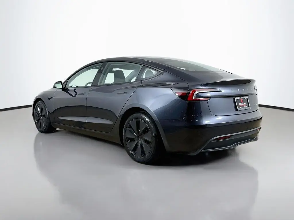 2025 Tesla Model 3 Long Range AWD photo 5