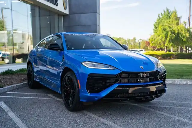 2026 Lamborghini Urus 4.0 V8 PHEV SE's photo