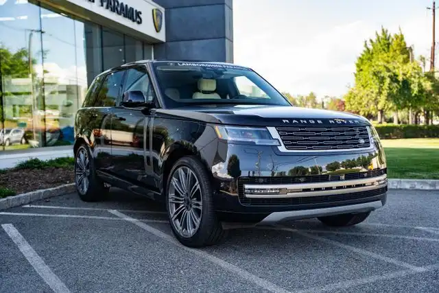 2026 Land Rover Range Rover 4.4 SE SWB's photo