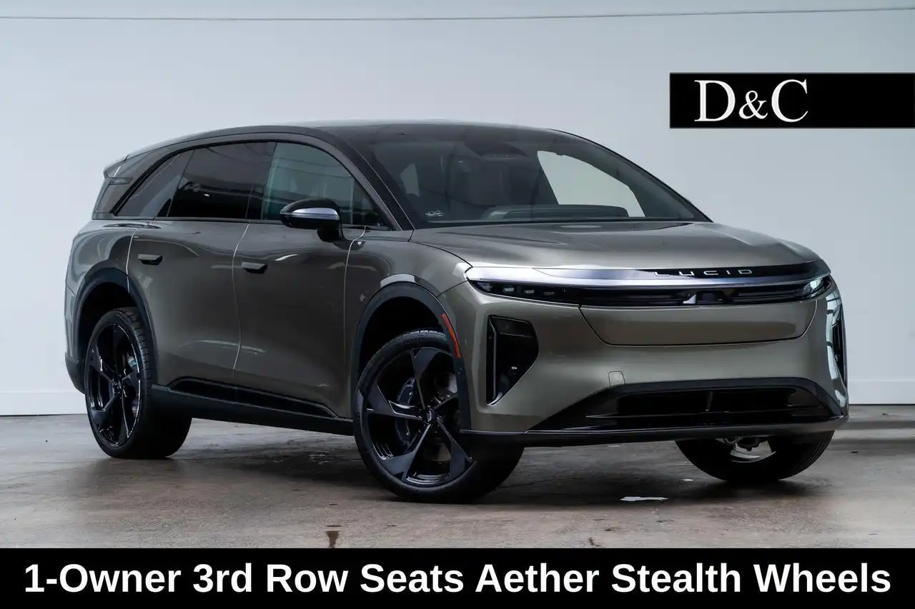 2026 Lucid Gravity Touring Auto's photo