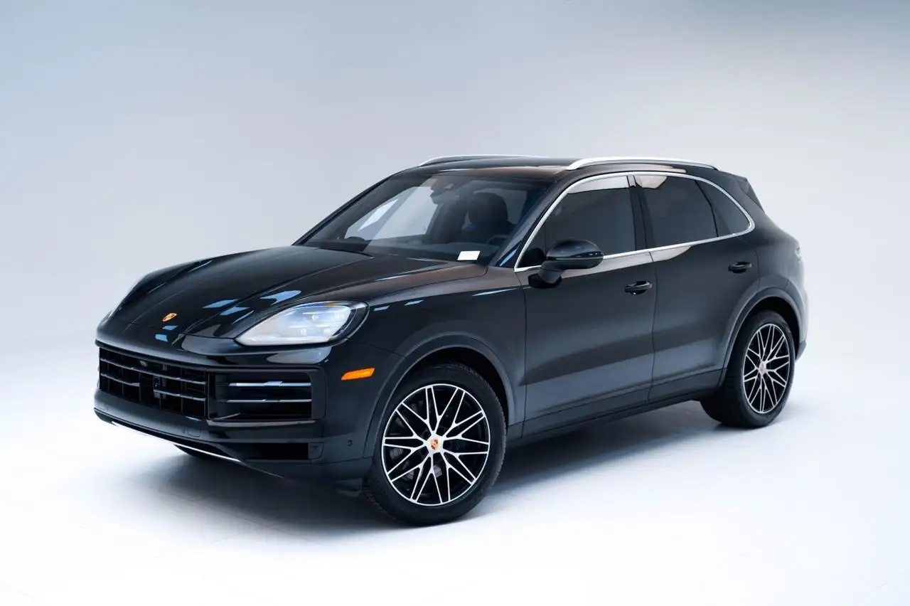 2026 Porsche Cayenne Base photo 1