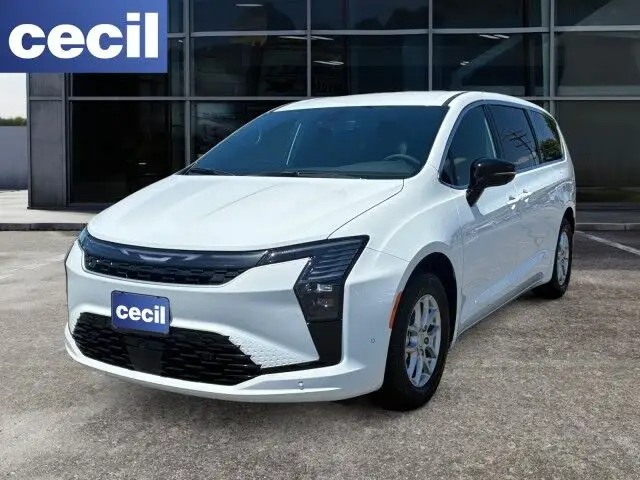 2027 Chrysler Pacifica Select photo 1