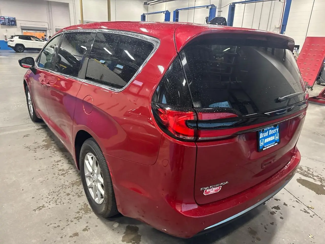 2027 Chrysler Pacifica Select photo 5