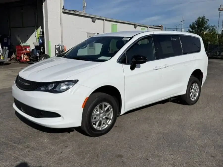 2026 Chrysler Voyager LX's photo