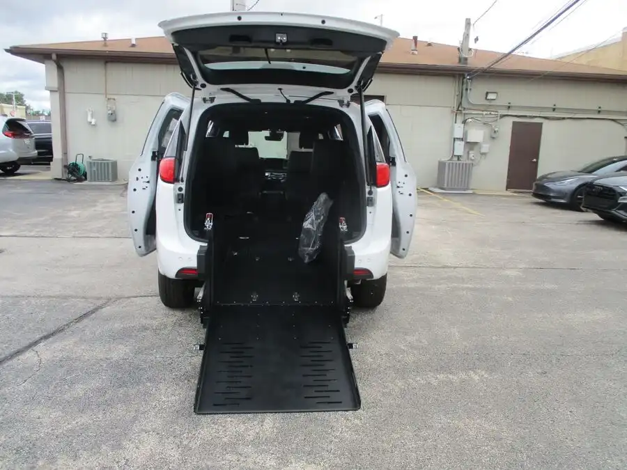 2026 Chrysler Voyager LX's photo