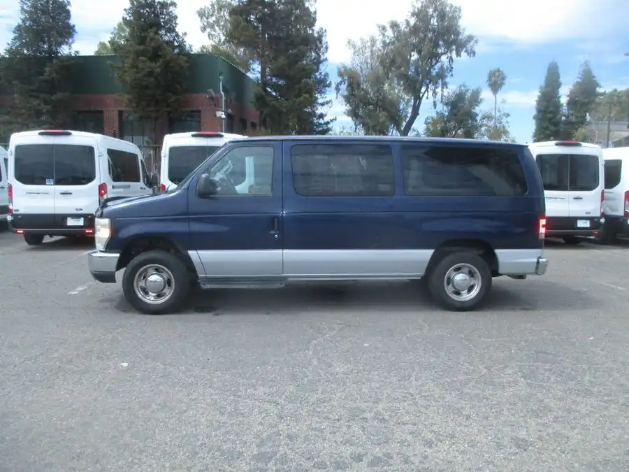 2008 Ford E-Series E-150 XLT's photo