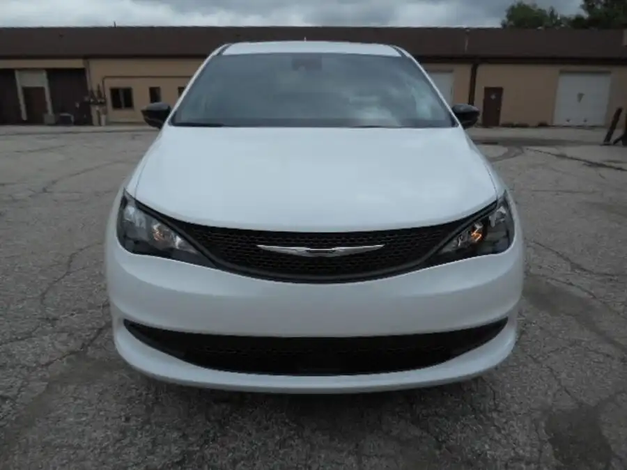 2026 Chrysler Voyager LX's photo