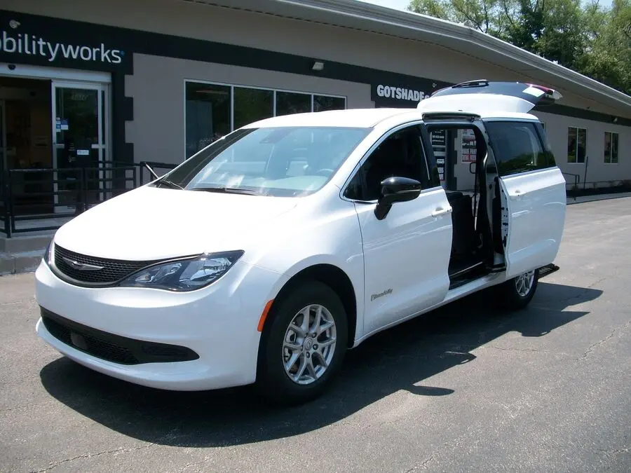 Vehicle Image 2