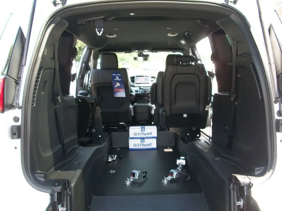 2026 Chrysler Voyager LX photo 4