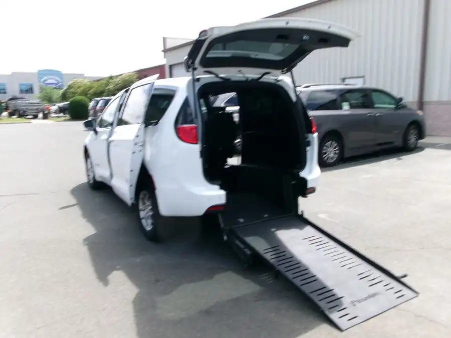 2026 Chrysler Voyager LX's photo