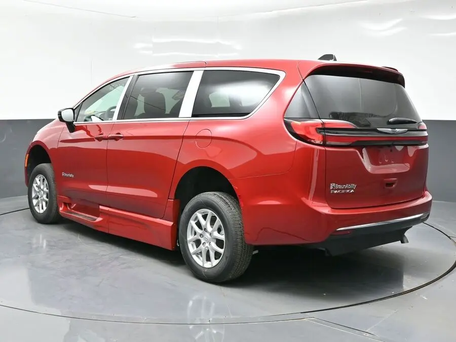 2026 Chrysler Pacifica Select photo 5