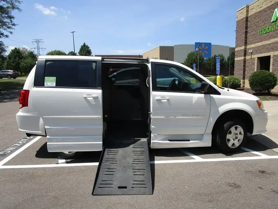 2013 Dodge Grand Caravan SE's photo