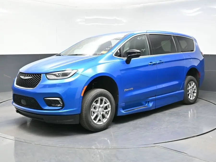 2026 Chrysler Pacifica Select photo 5