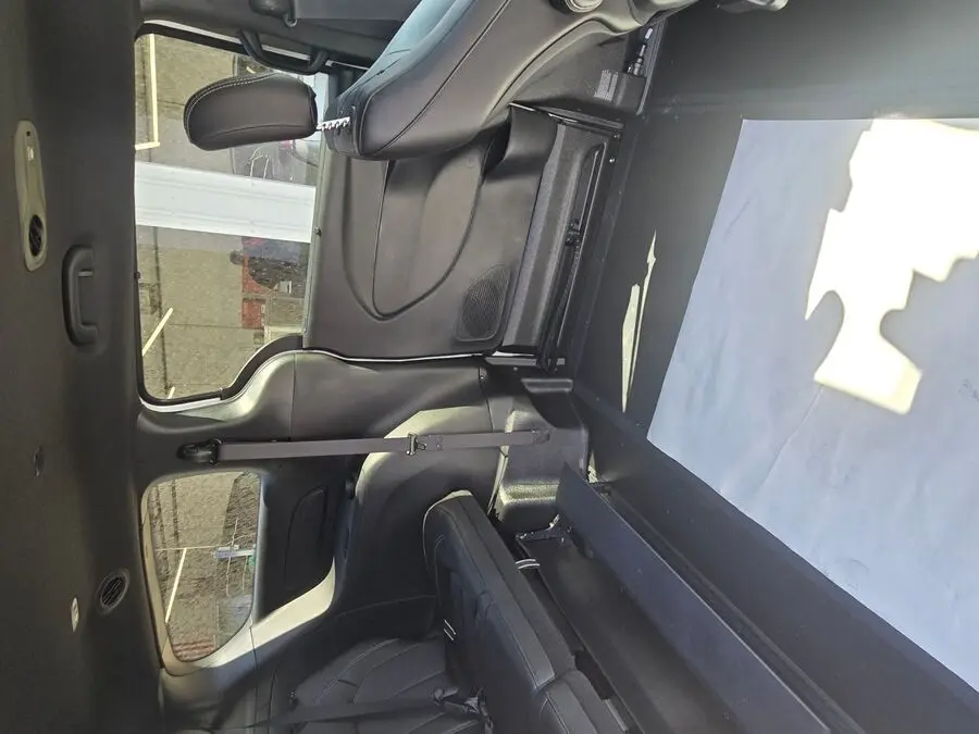 2026 Chrysler Pacifica Select photo 3