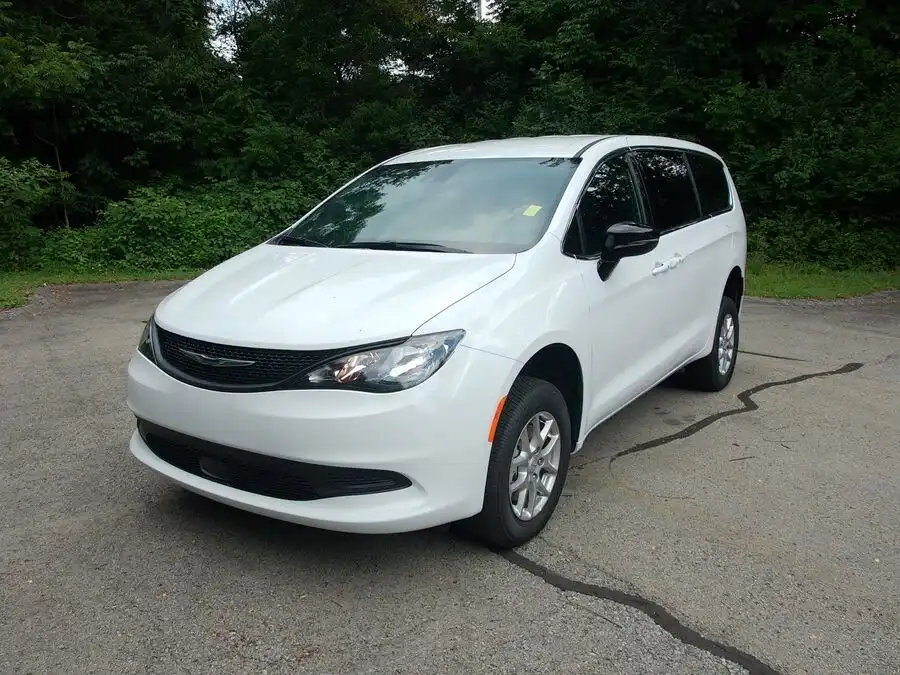 2026 Chrysler Voyager LX's photo