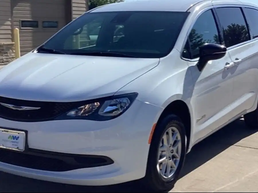 2026 Chrysler Voyager LX's photo