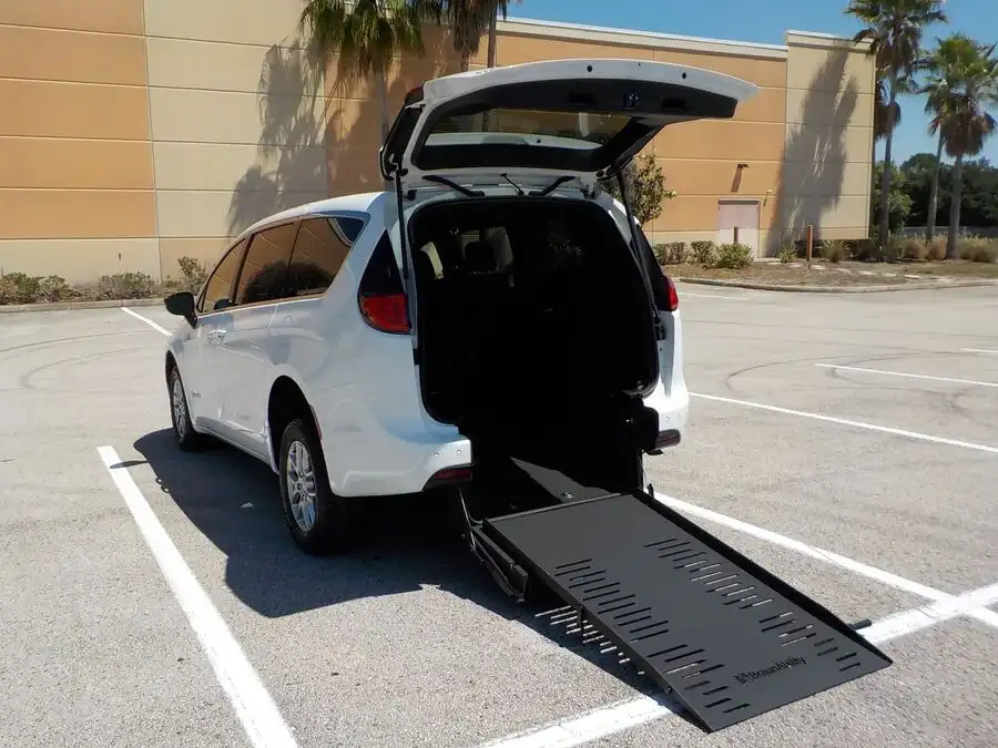 2026 Chrysler Voyager LX's photo