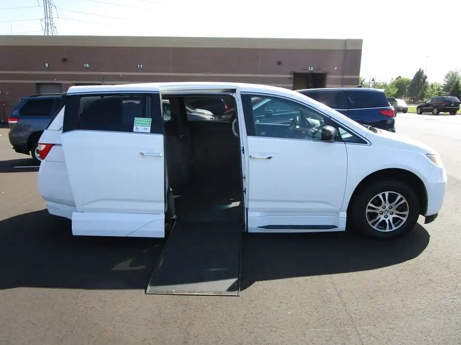 2012 Honda Odyssey EX-L's photo