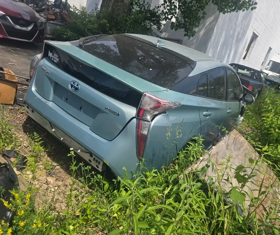 2017 Toyota Prius Two's photo