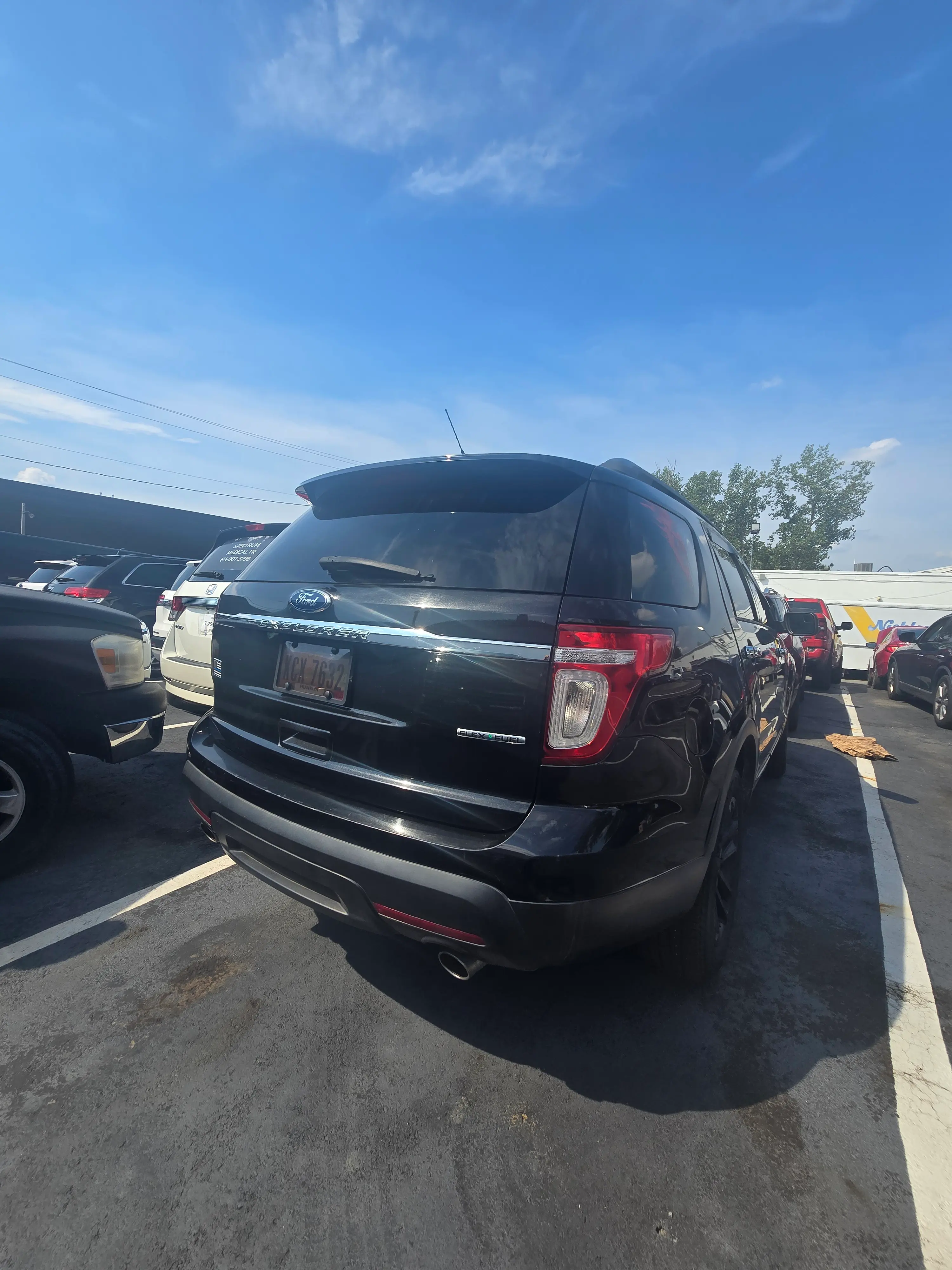 2015 Ford Explorer Base photo 3