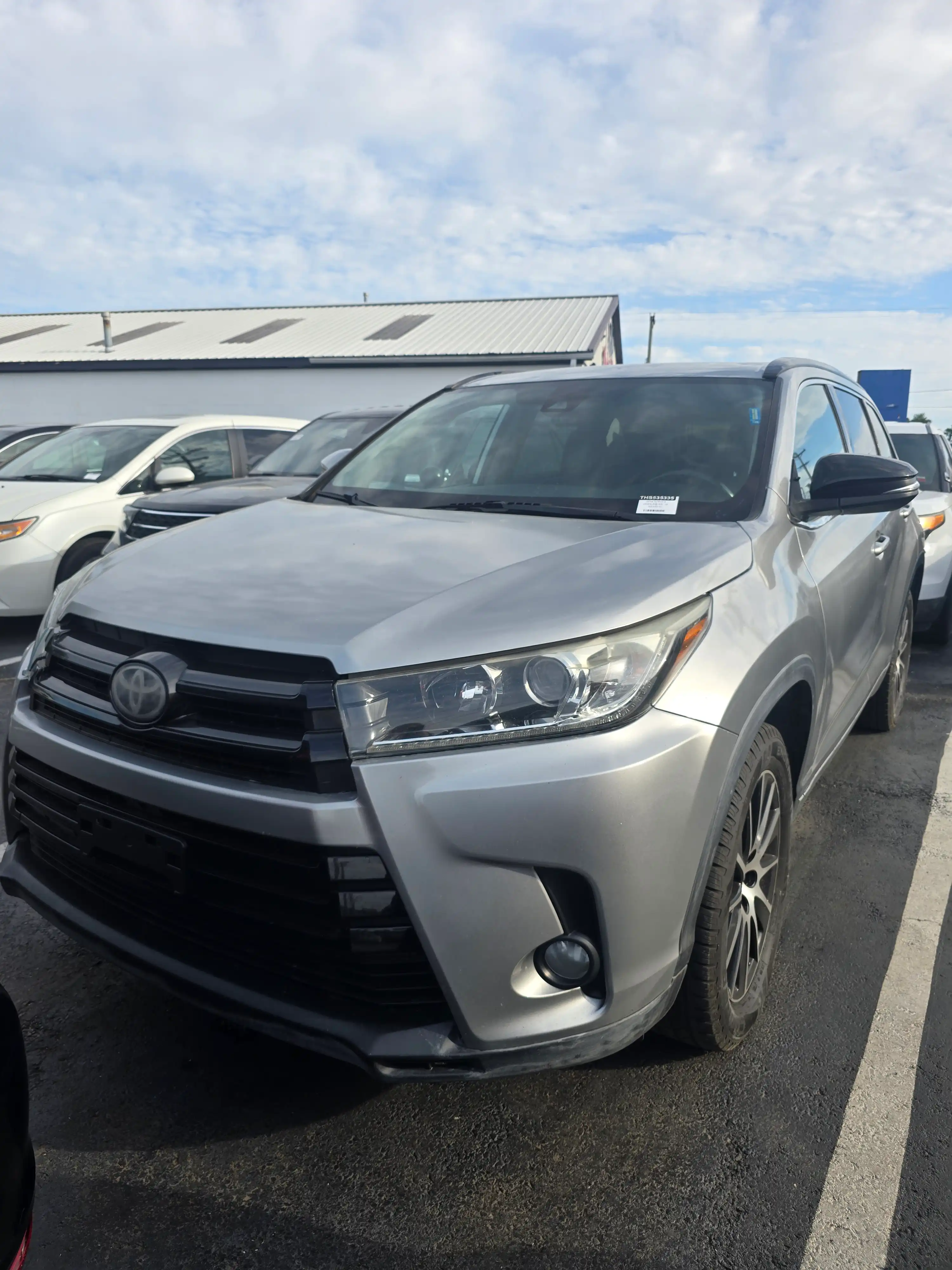2018 Toyota Highlander SE V6's photo
