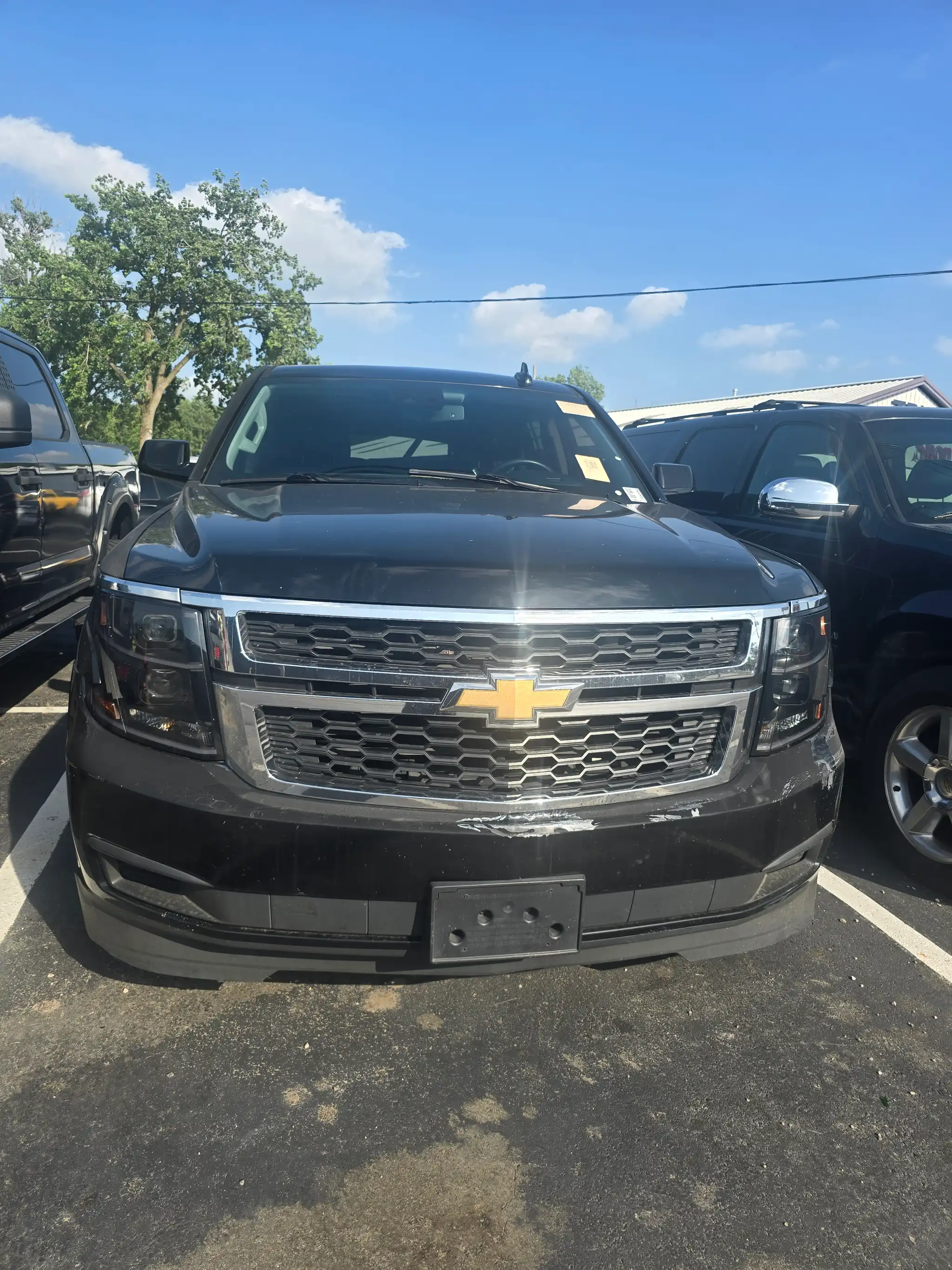 2020 Chevrolet Suburban 4WD 1500 LT's photo