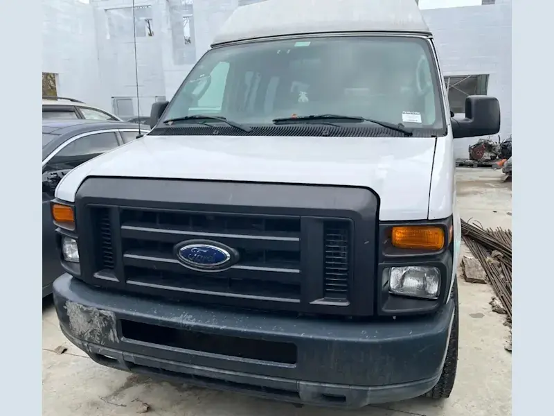 2012 Ford E-Series E-250 Extended photo 4