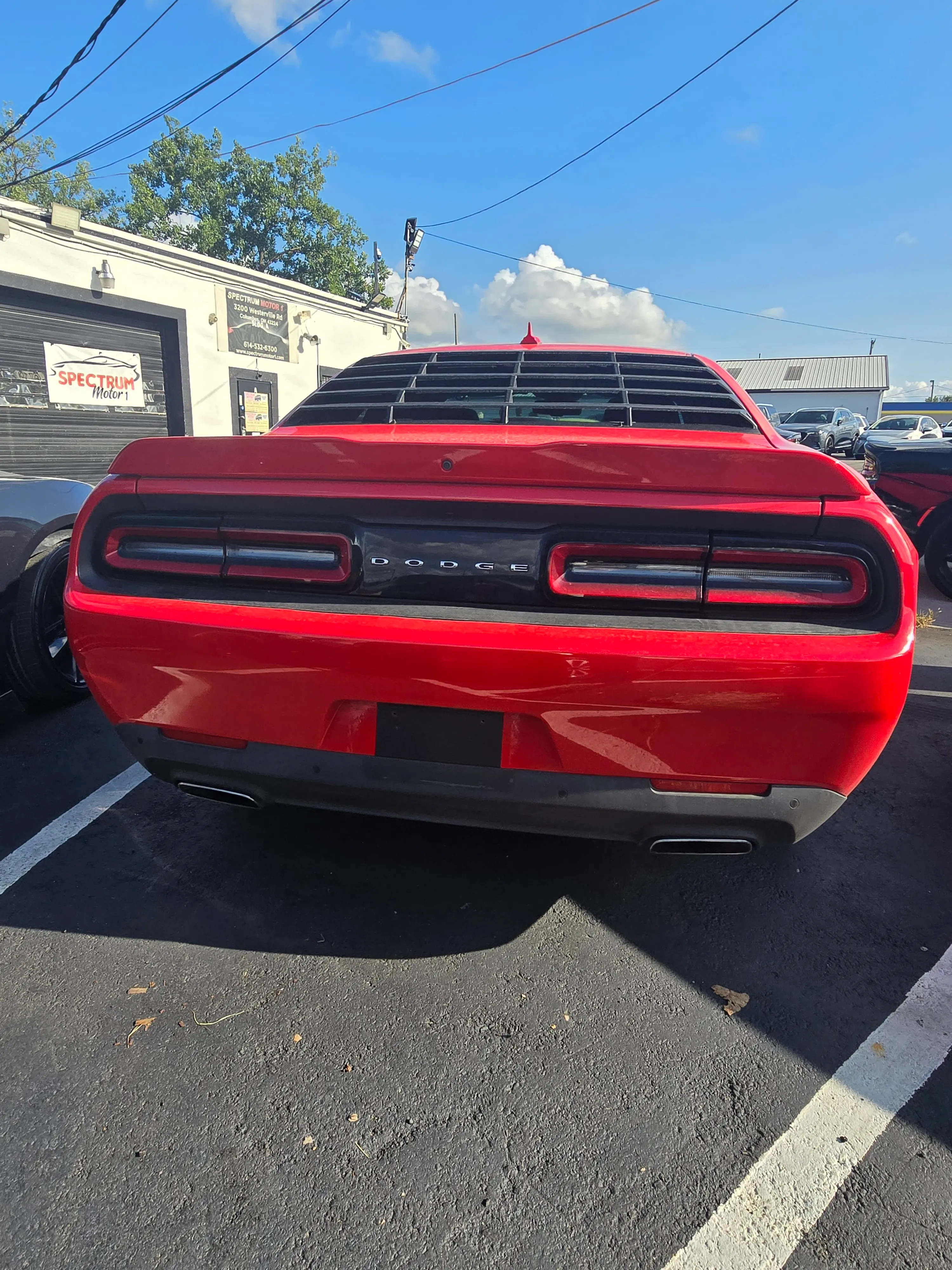 2015 Dodge Challenger SXT Plus photo 4