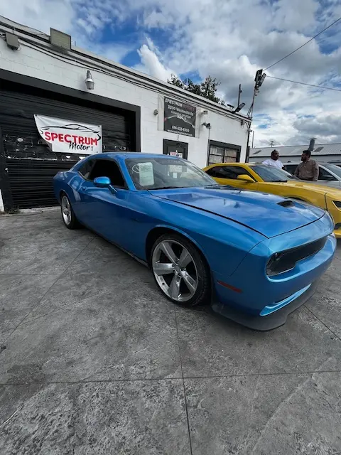 2016 Dodge Challenger R/T Plus photo 4