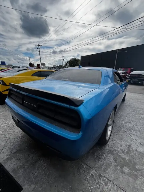 2016 Dodge Challenger R/T Plus photo 3