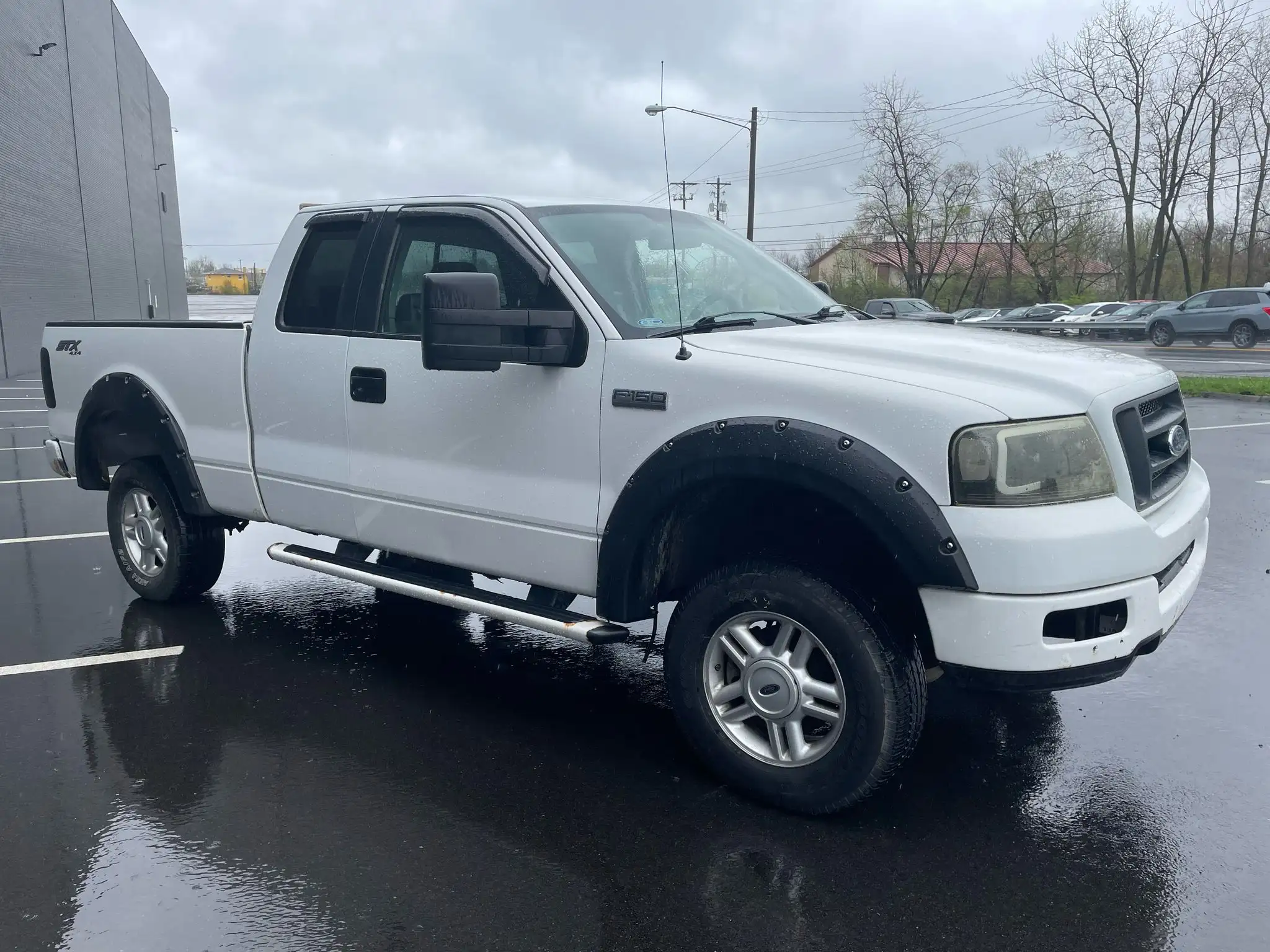2005 Ford F-150 STX 4WD SuperCab 133 in Styleside's photo