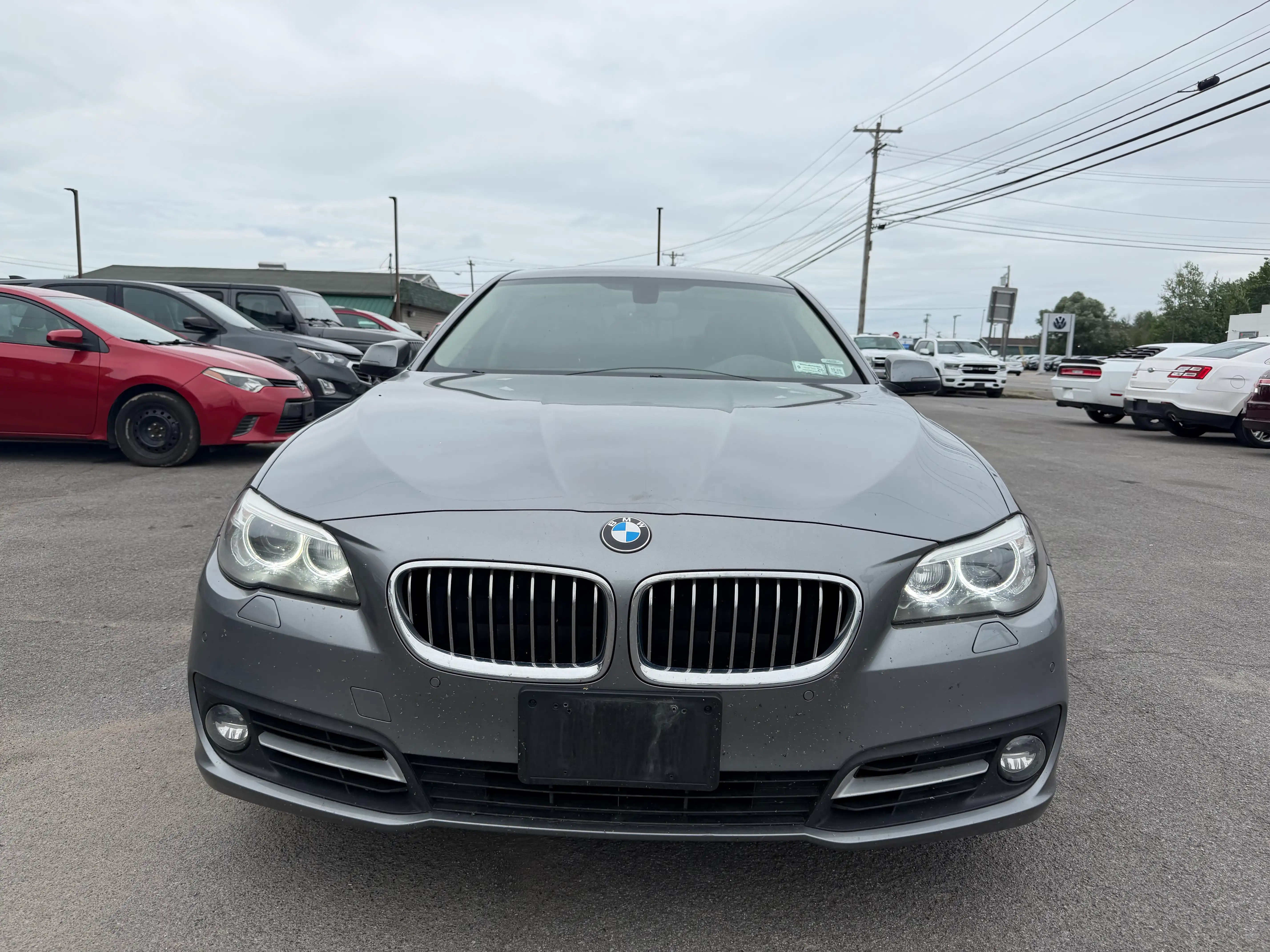 2016 BMW 5 Series 528i xDrive Sedan's photo