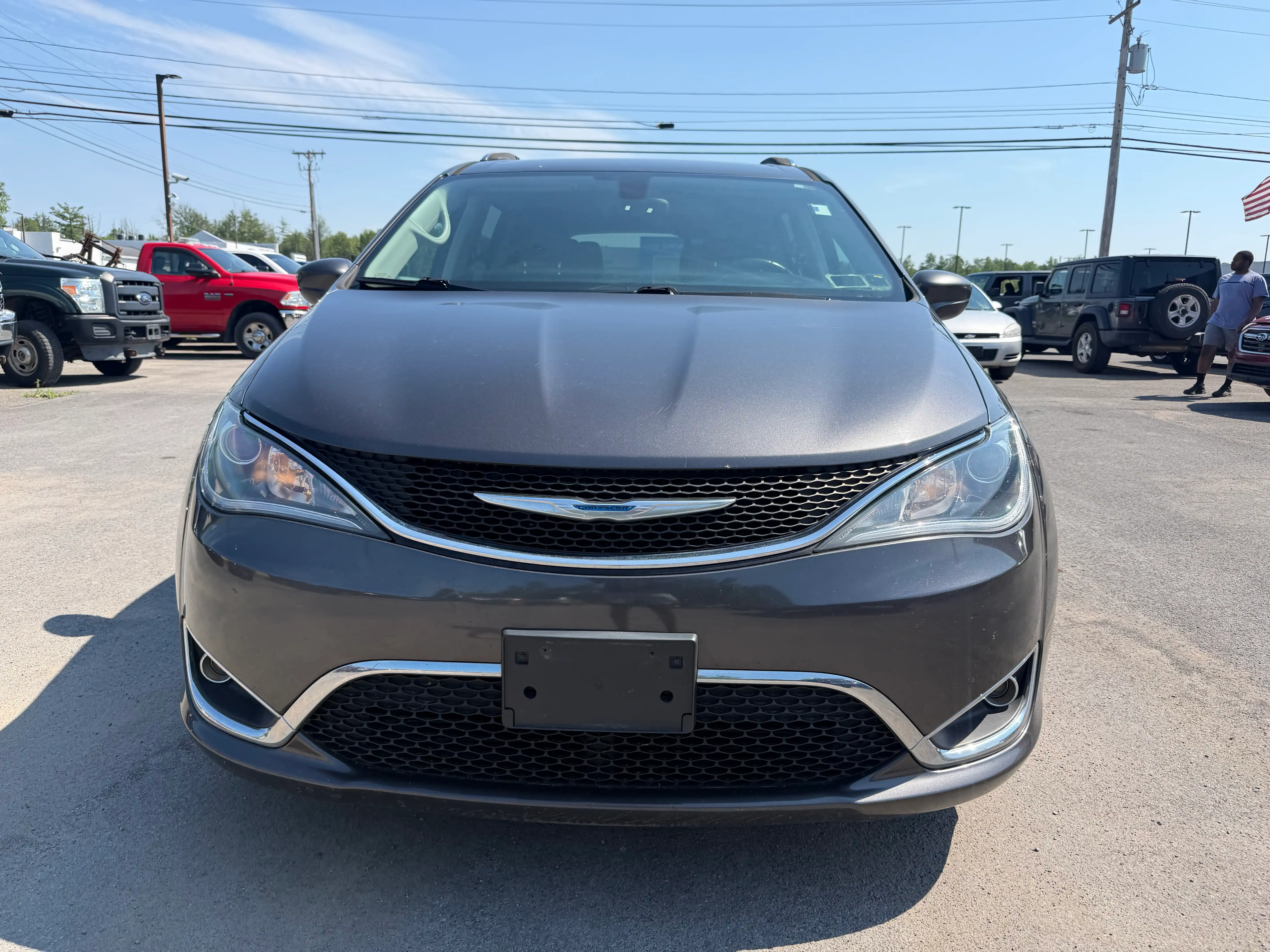 2018 Chrysler Pacifica Touring L's photo