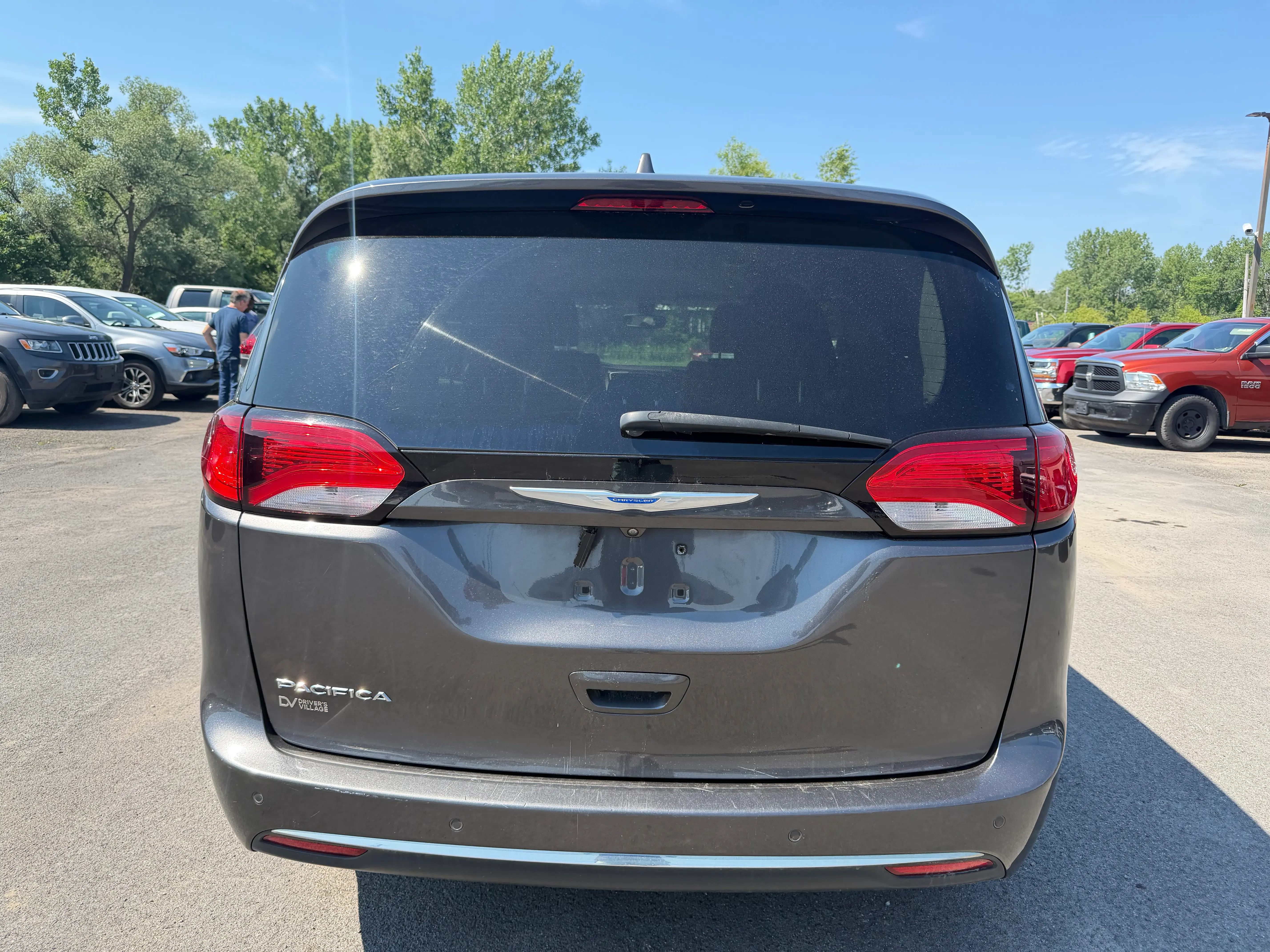 2018 Chrysler Pacifica Touring L photo 4