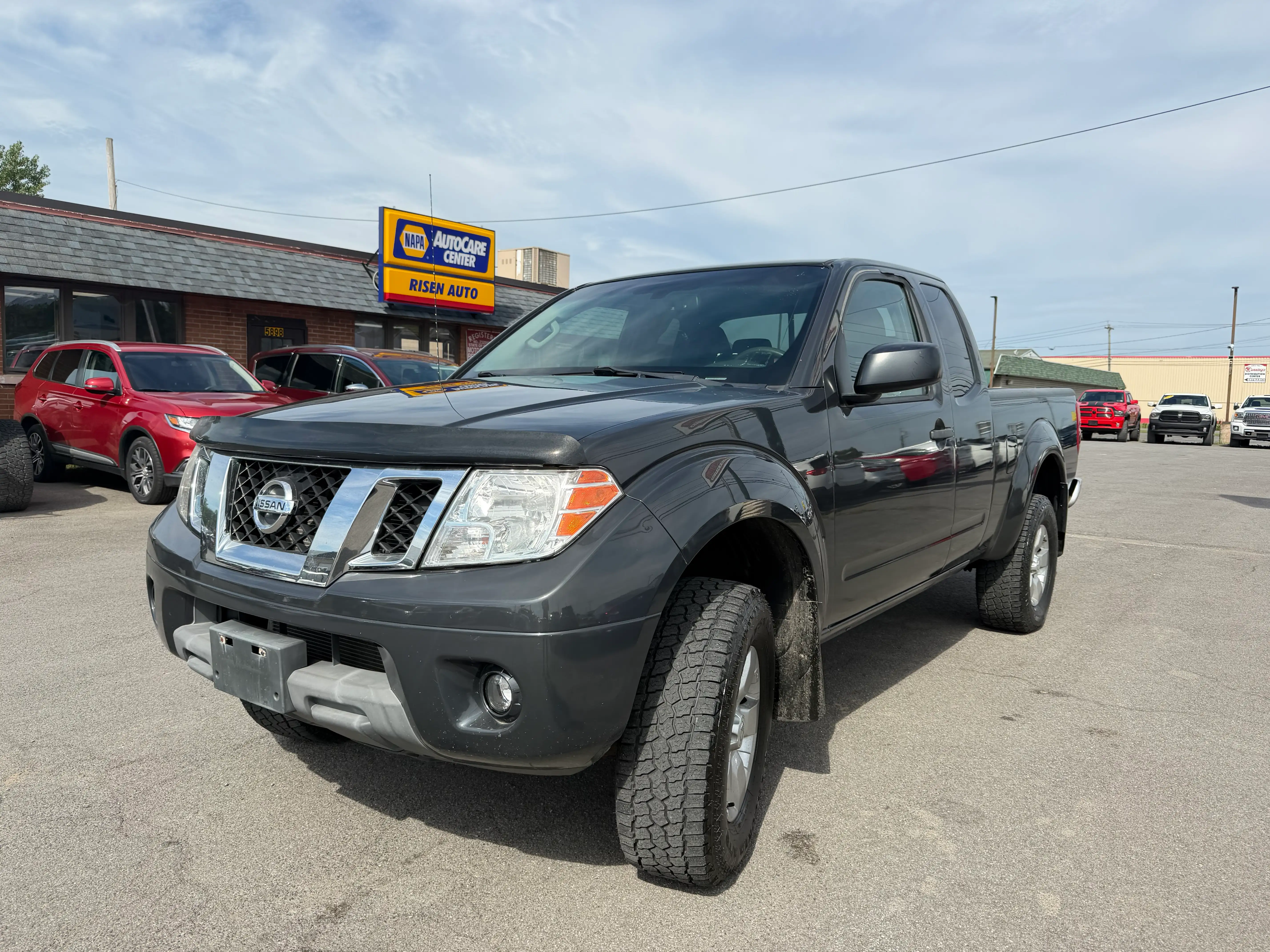 2012 Nissan Frontier 4.0 SV King Cab 4X4 MT's photo