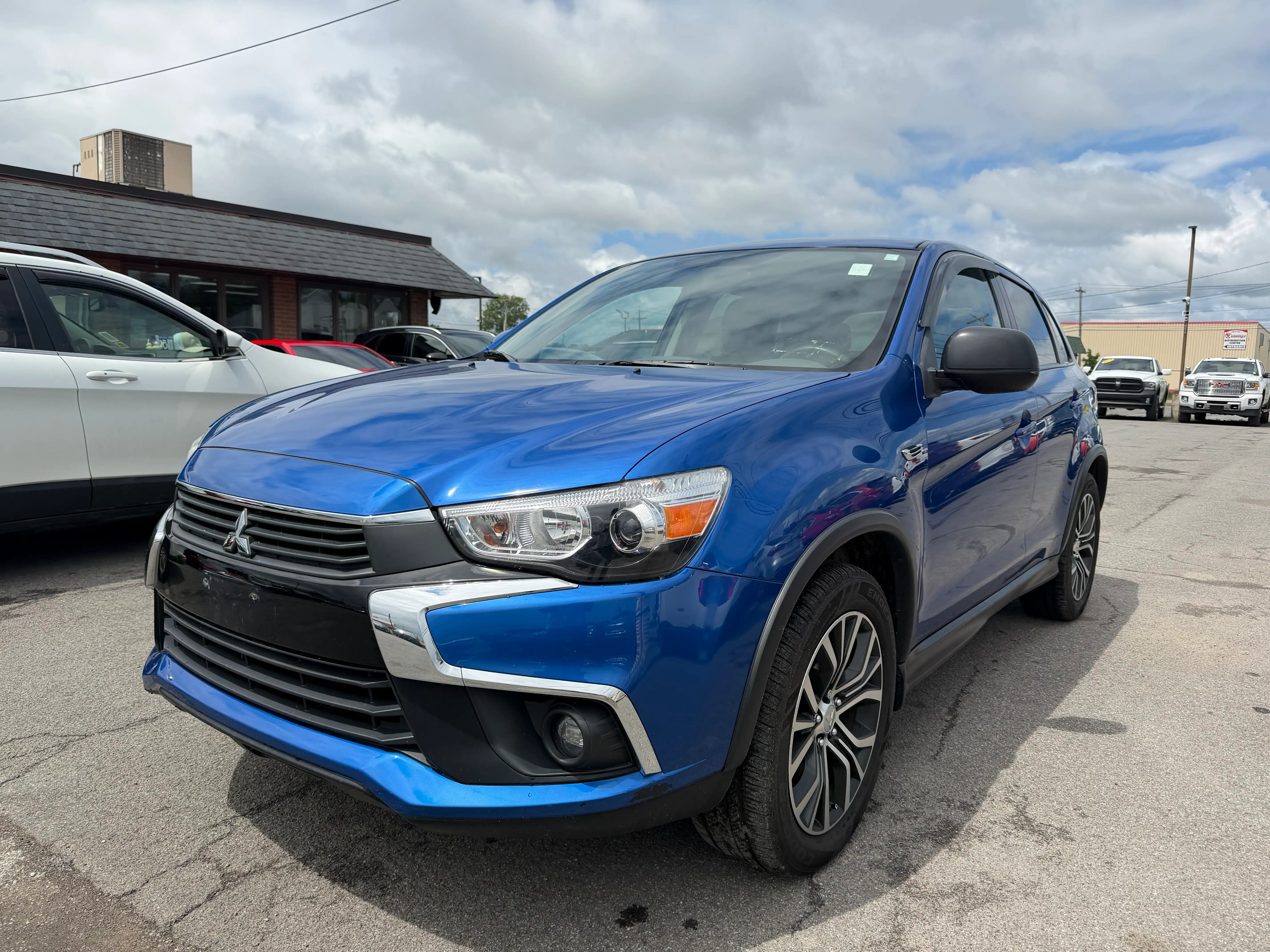2017 Mitsubishi Outlander Sport 2.0 ES AWC CVT's photo
