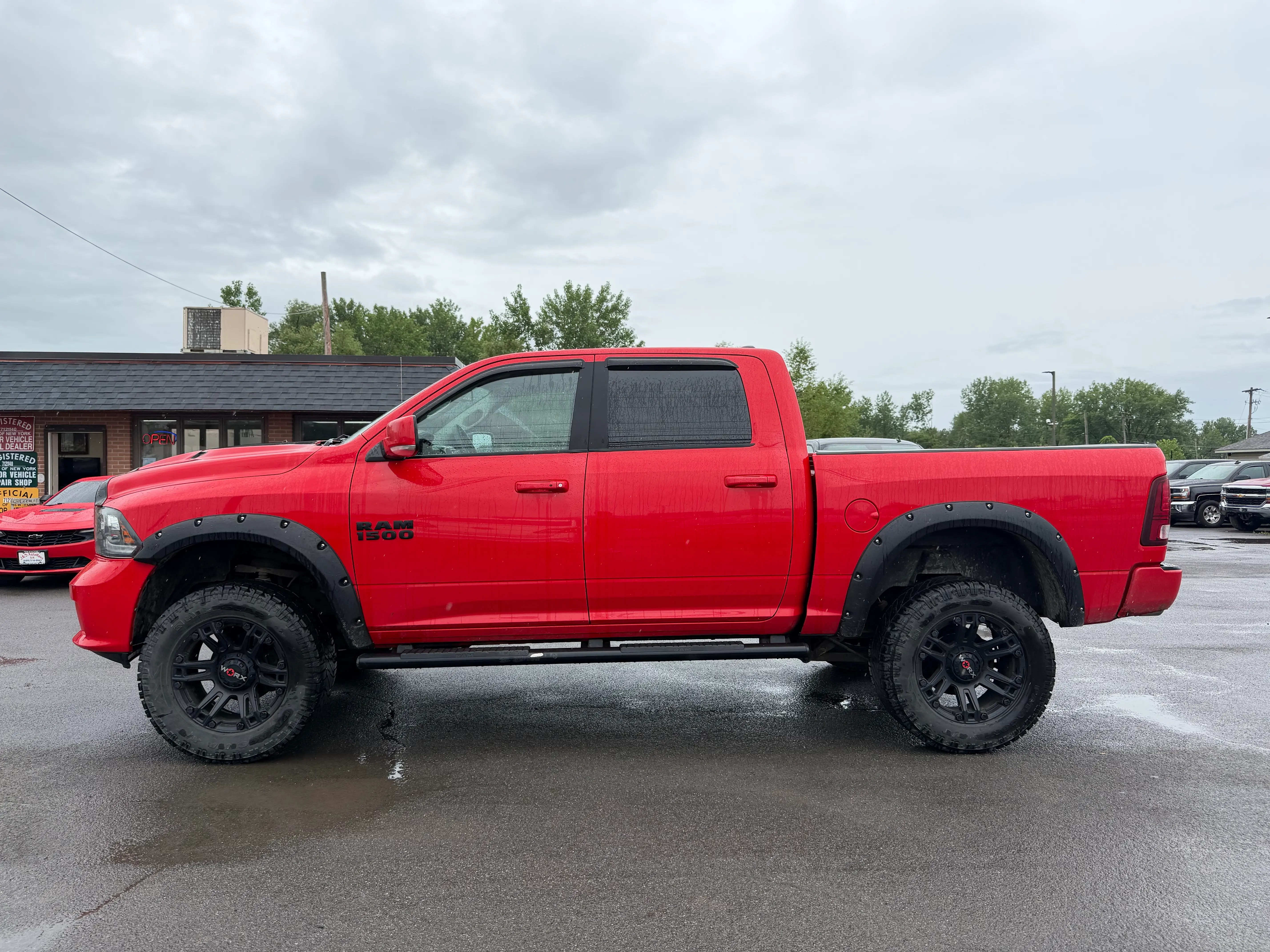 2016 RAM 1500 Sport Crew Cab 4x4 5'7" Box photo 3